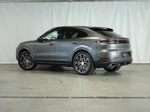 Used 2025 Porsche Cayenne Coupe image 3