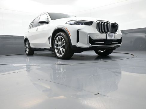 Used 2024 BMW X5 xDrive40i w/ Premium Package AWD/4WD image 31
