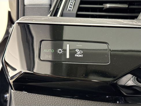 Certified 2023 Audi e-tron Premium Plus w/ Premium Plus Package image 10