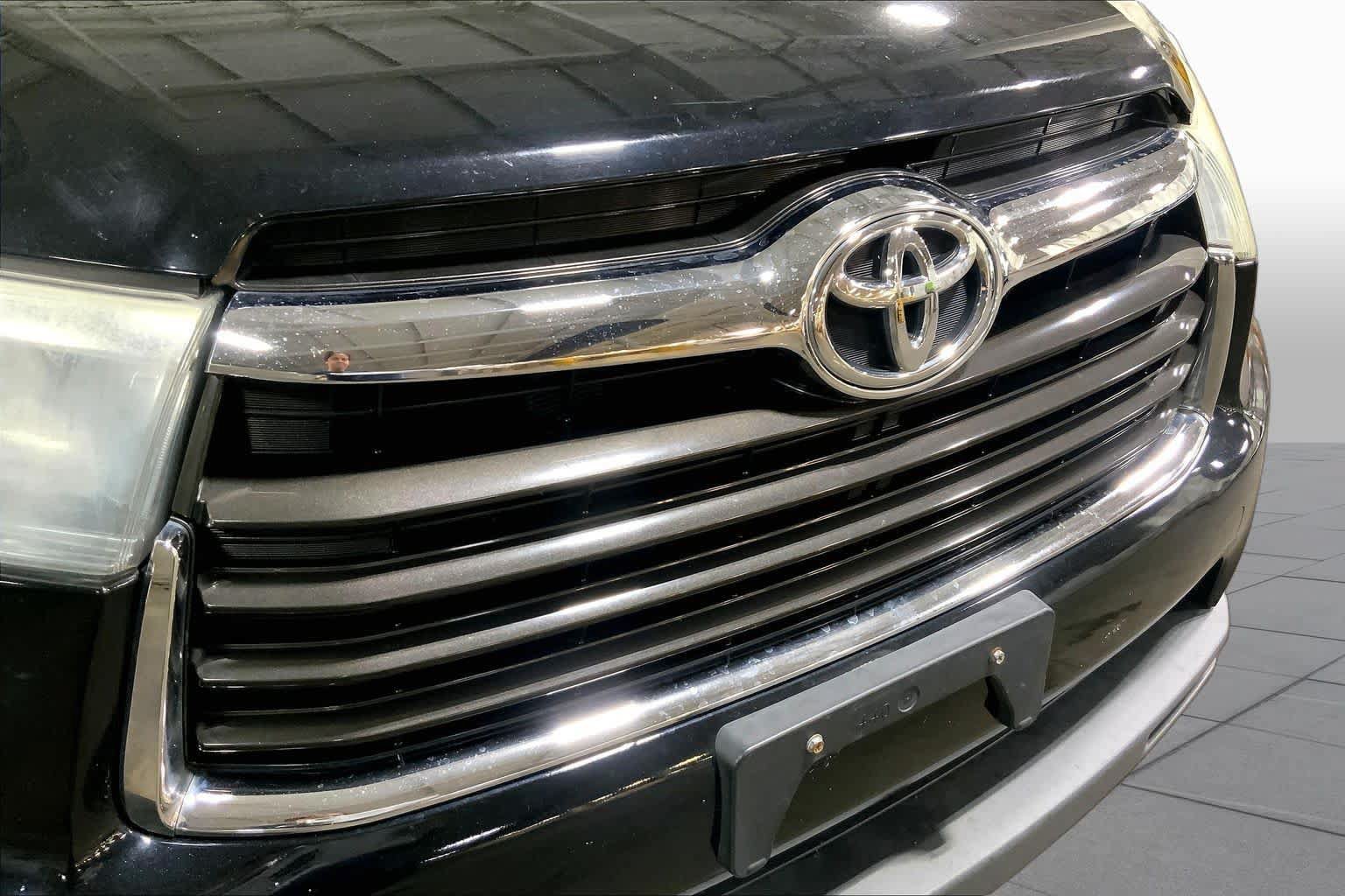 Used 2015 Toyota Highlander XLE AWD/4WD image 30