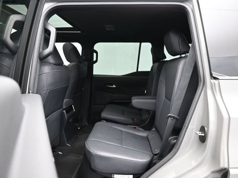 Used 2025 Lexus GX 550 w/ Accessory Package (2T) AWD/4WD image 11