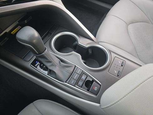 Used 2023 Toyota Camry XLE image 22