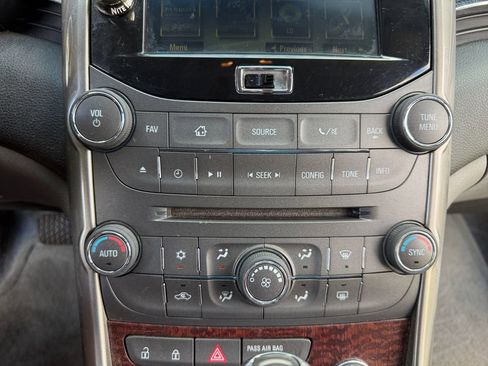 Used 2013 Chevrolet Malibu Eco w/ Power Convenience Package FWD image 23