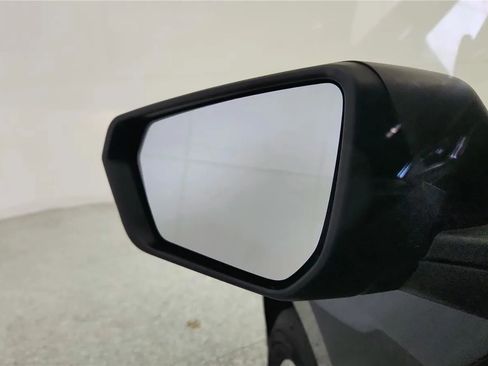 Used 2021 Chevrolet Equinox LS w/ LS Convenience Package image 30