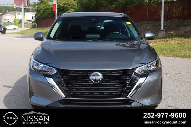 Used 2024 Nissan Sentra SV FWD image 2