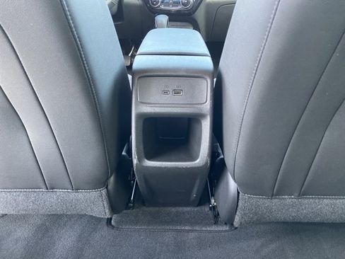 Used 2025 Chevrolet Trax LT w/ LT Convenience Package FWD image 48