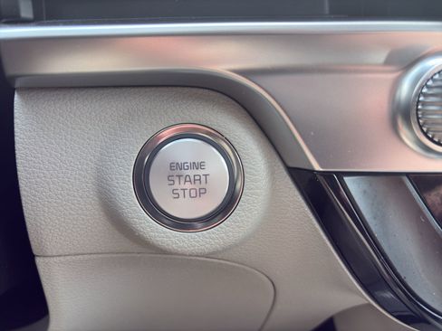 Used 2025 Kia Telluride S FWD image 29
