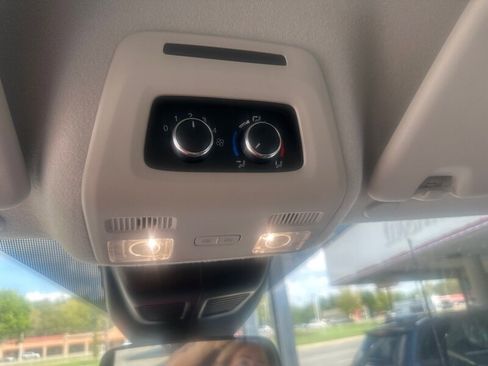 Used 2021 Ford Transit 350 XLT image 26