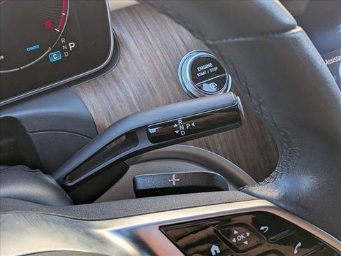 Used 2024 Mercedes-Benz C 300 Sedan image 12