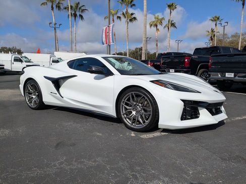 Used 2024 Chevrolet Corvette Z06 image 2