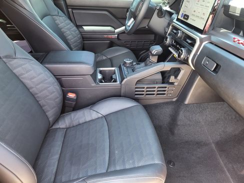 Certified 2024 Toyota Tacoma TRD Off-Road w/ TRD Off Road Premium Package AWD/4WD image 11