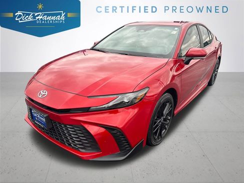 Certified 2025 Toyota Camry SE w/ Convenience Package image 1