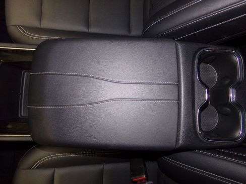 Used 2025 Chevrolet Traverse LT image 21