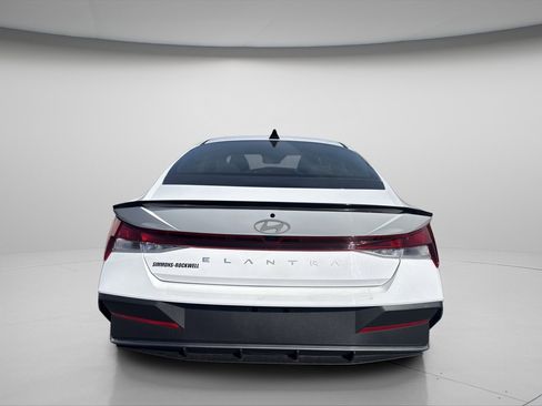 Used 2025 Hyundai Elantra Sport FWD image 6