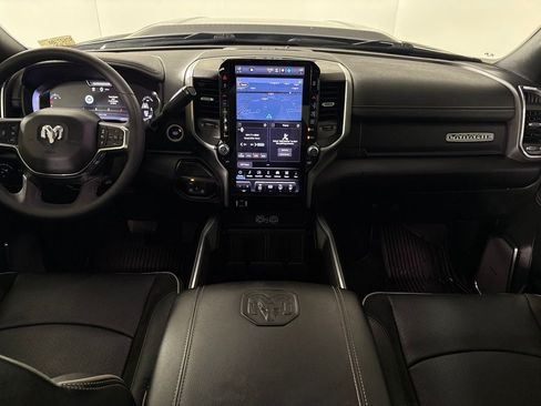 Used 2025 RAM 2500 Laramie AWD/4WD image 35