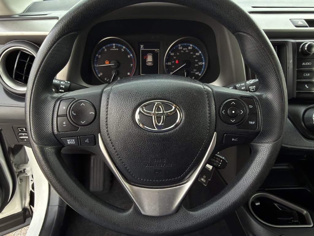 Used 2017 Toyota RAV4 LE FWD image 11