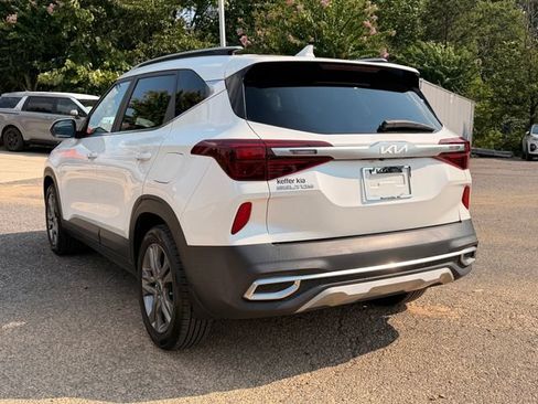 Certified 2023 Kia Seltos S w/ Navigation Package FWD image 3