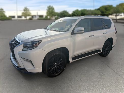 Used 2022 Lexus GX 460 Premium w/ Accessory Package AWD/4WD image 3