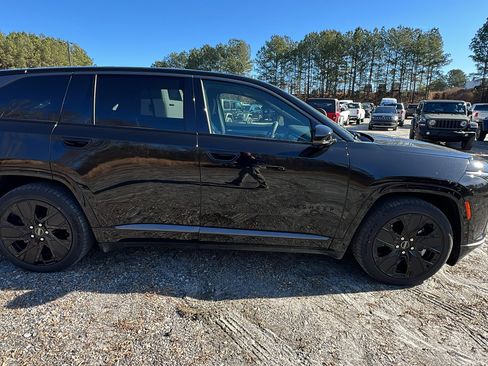 Used 2024 Jeep Wagoneer Launch Edition image 7