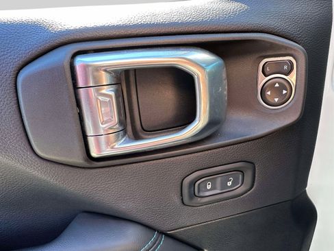 Used 2024 Jeep Wrangler High Altitude image 17