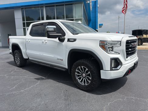 Used 2021 GMC Sierra 1500 AT4 w/ Technology Package AWD/4WD image 2