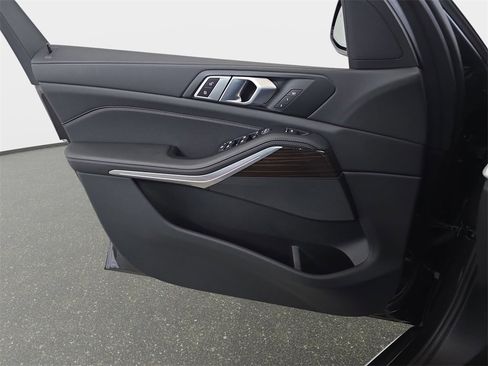 Used 2023 BMW X5 xDrive40i image 29