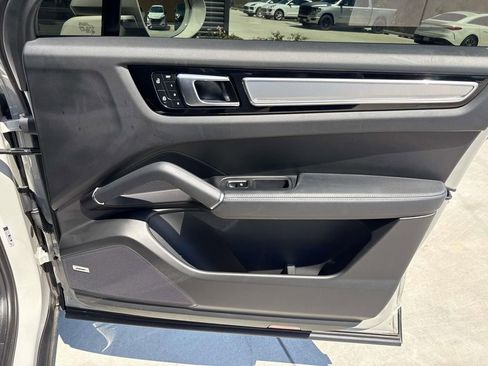 Certified 2023 Porsche Cayenne S Platinum AWD/4WD image 19