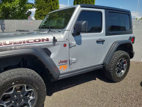 Used 2023 Jeep Wrangler Rubicon w/ Cold Weather Group AWD/4WD image 2