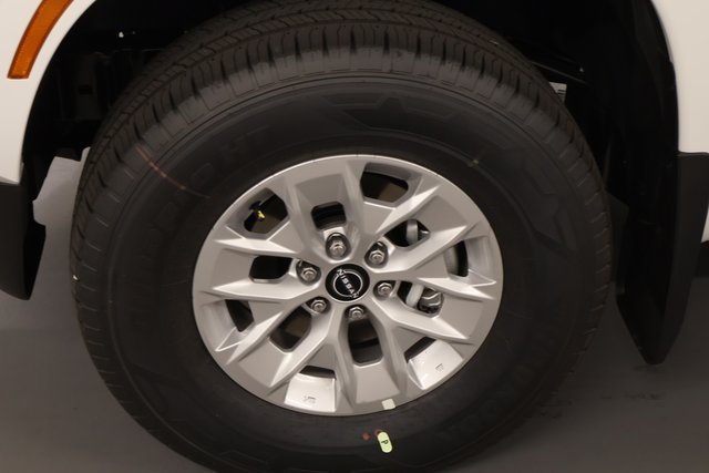 New 2026 Nissan Frontier S w/ Tow Package AWD/4WD image 7