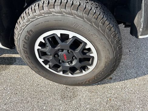 Used 2024 Toyota Tacoma TRD Off-Road AWD/4WD image 4