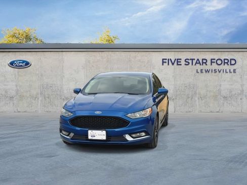 Used 2018 Ford Fusion SE w/ Equipment Group 201A FWD image 3