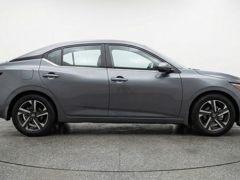Used 2025 Nissan Sentra SV FWD image 11