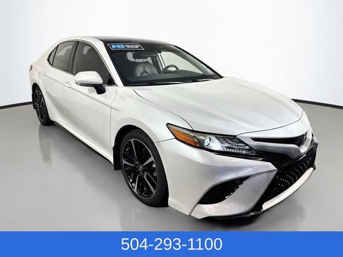 Used 2019 Toyota Camry XSE FWD image 4
