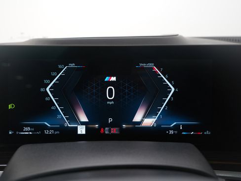 Used 2024 BMW X5 xDrive40i w/ M Sport Package image 32