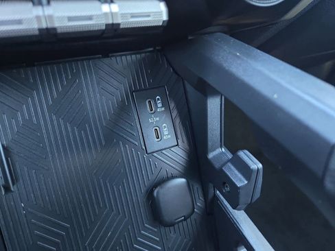 Used 2024 Toyota Tacoma TRD Off-Road image 28