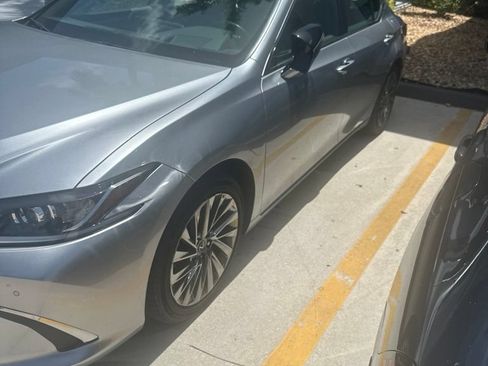 Certified 2024 Lexus ES 350 w/ Technology Package FWD image 2