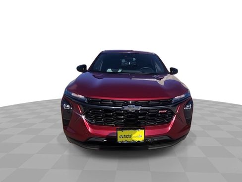 Used 2025 Chevrolet Trax RS w/ Sunroof Package FWD image 3