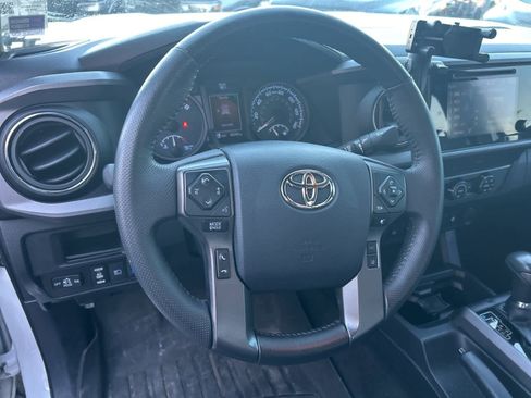 Used 2019 Toyota Tacoma TRD Off-Road image 37