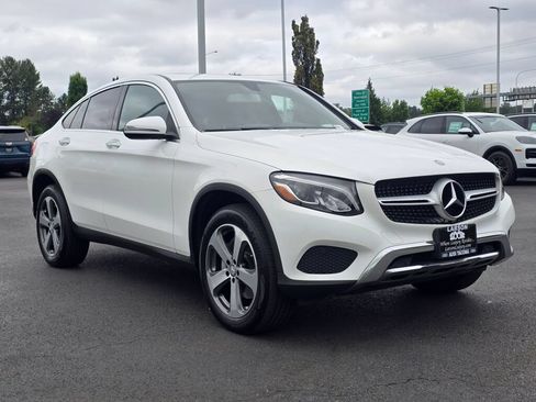 Used 2017 Mercedes-Benz GLC 300 4MATIC Coupe image 7