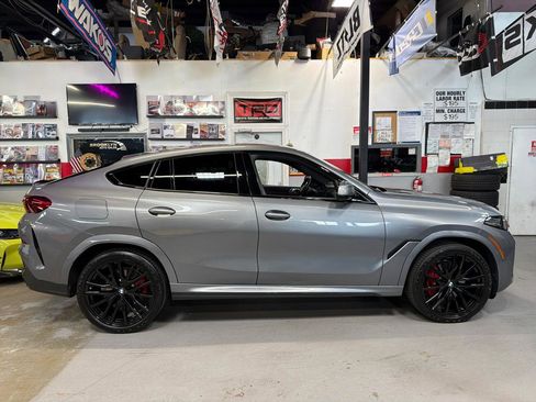 Used 2024 BMW X6 xDrive40i w/ Premium Package AWD/4WD image 4