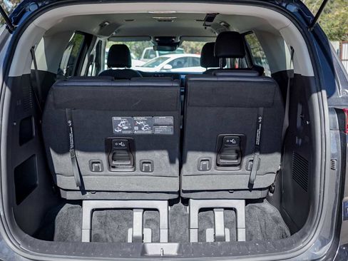 Certified 2024 Kia Carnival LX image 32