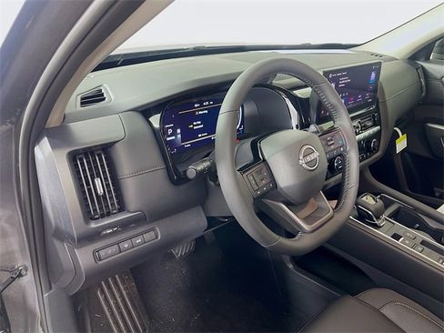 New 2026 Nissan Pathfinder SL image 7