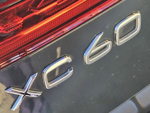 Certified 2023 Volvo XC60 B5 Core w/ Climate Package image 18