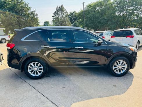 Used 2016 Kia Sorento AWD image 2