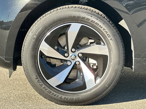 Used 2025 Jaguar F-PACE R-Dynamic S image 33