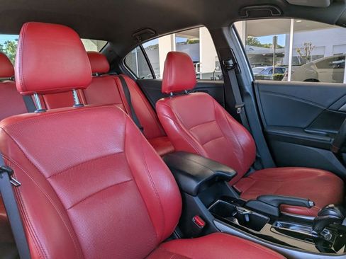 Used 2017 Honda Accord Sport image 18