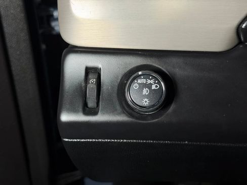 Used 2015 GMC Yukon XL Denali w/ Open Road Package RWD image 39