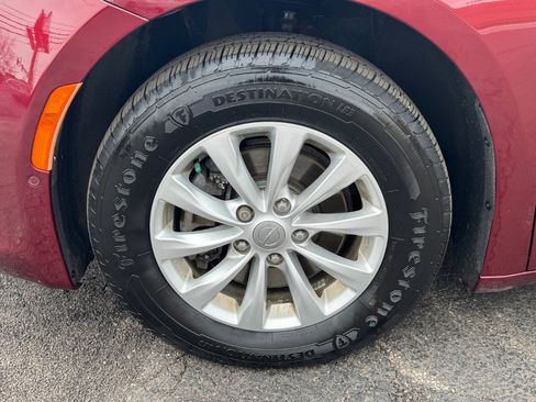 Used 2018 Chrysler Pacifica Touring-L w/ Advanced Safetytec Group image 10