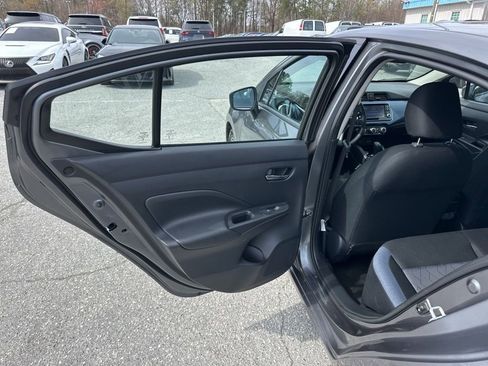 Used 2025 Nissan Versa SV image 22