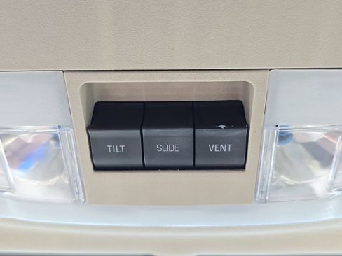 Used 2015 Lincoln Navigator 4WD image 31